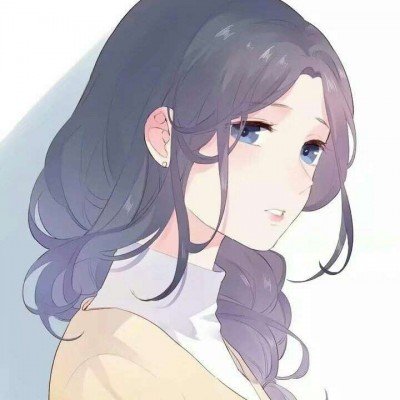 工人搭建舞台时为追星女儿拍下海报